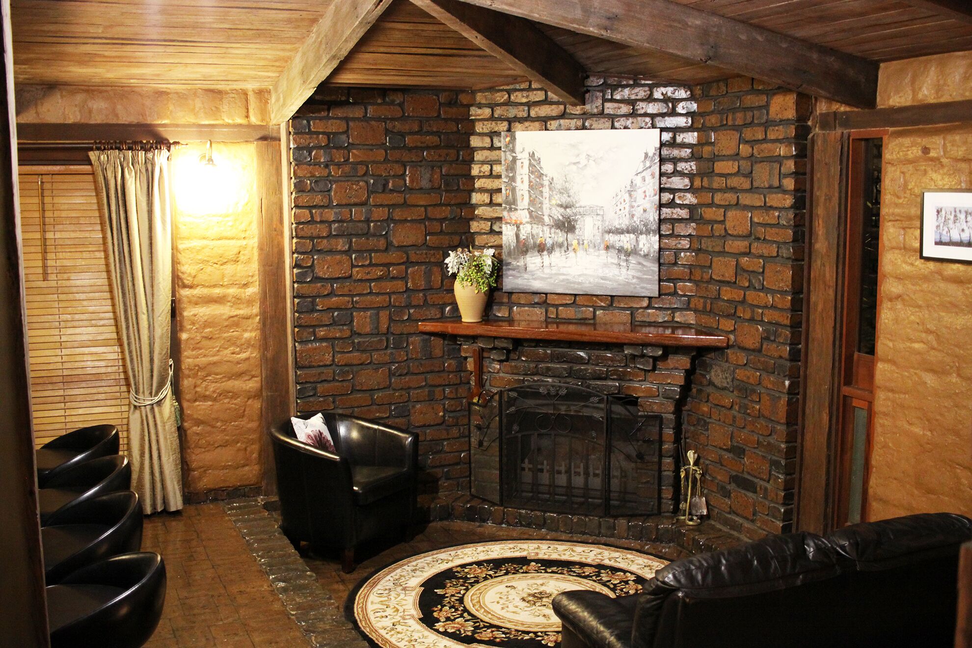 Secluded artistic earthen home offering spa luxury — image 7