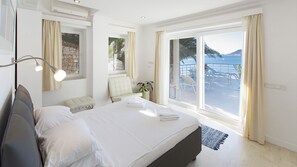 5 bedrooms, in-room safe, iron/ironing board, free WiFi