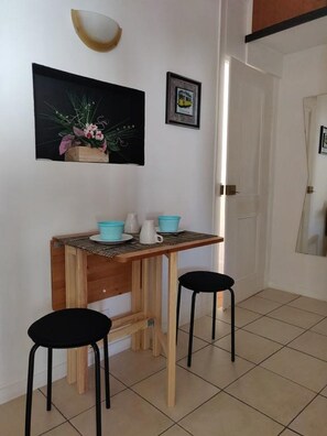 Dining - Campo Santana Apartment (Lisboa)