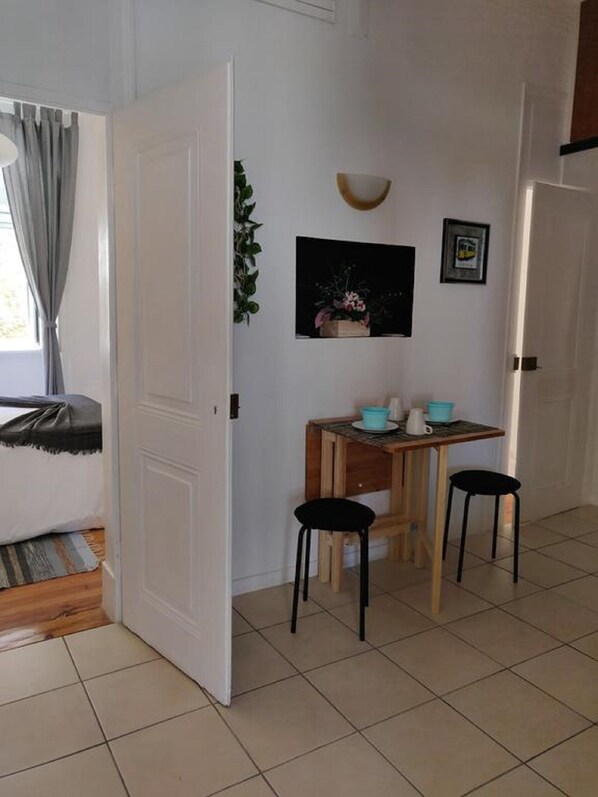 2 bedrooms, desk, iron/ironing board, WiFi - Campo Santana Apartment (Lisboa)
