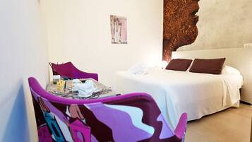 1 bedroom, in-room safe, desk, iron/ironing board