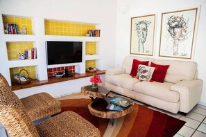 TV, offices - Casa Marysol (Zona Central)