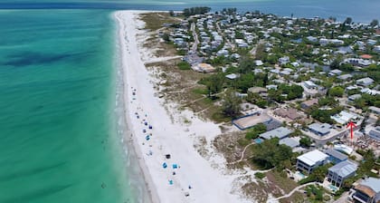 Seahorse Cottage - sleeps 2 guests in 1 bedroom