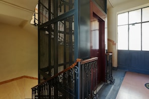 Interior - GuestHost - NEW! Lima M1 & C.so Buenos Aires Flat! (Milano)