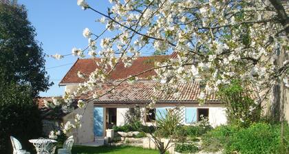 Casa rural *** 4 personas con jardín privado en el pueblo del estuario de Saintongeais a 5 km
