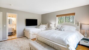 3 makuuhuonetta, silitysrauta/-lauta, internet, vuodevaatteet