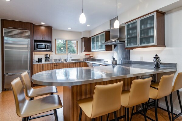 Fridge, microwave, stovetop, dishwasher - Cedars First Chair Townhome: On The Slopes (Breckenridge)