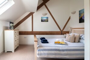 2 عدّة غرف نوم ومكواة/لوح كي وسرير سفر وواي فاي مجانًا