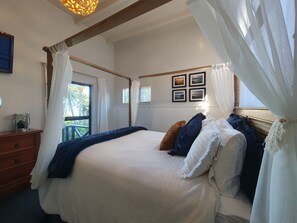 2 bedrooms, iron/ironing board, free WiFi