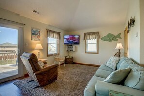 Télévision, baby-foot, chaîne hi-fi