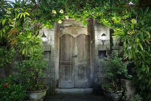 Entrée de l’hébergement