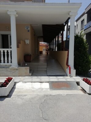 Property entrance - Villa Ana (Katerini)
