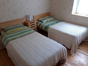 2 bedrooms, free WiFi, bed sheets
