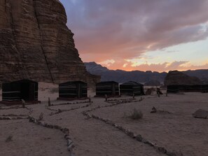 Exterior - Um Al Tawaqi (Wadi Rum)