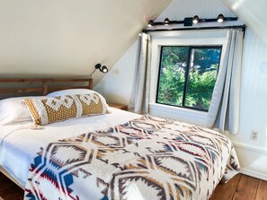 アイロン / アイロン台、WiFi (無料)、ベッドシーツ