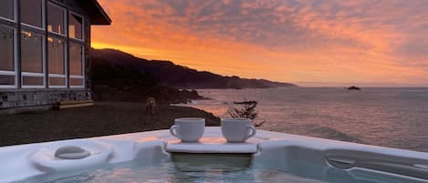 Outdoor spa tub