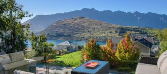 Wakatipu Views - Queenstown Holiday Home