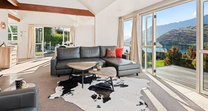 Wakatipu Views - Queenstown Holiday Home