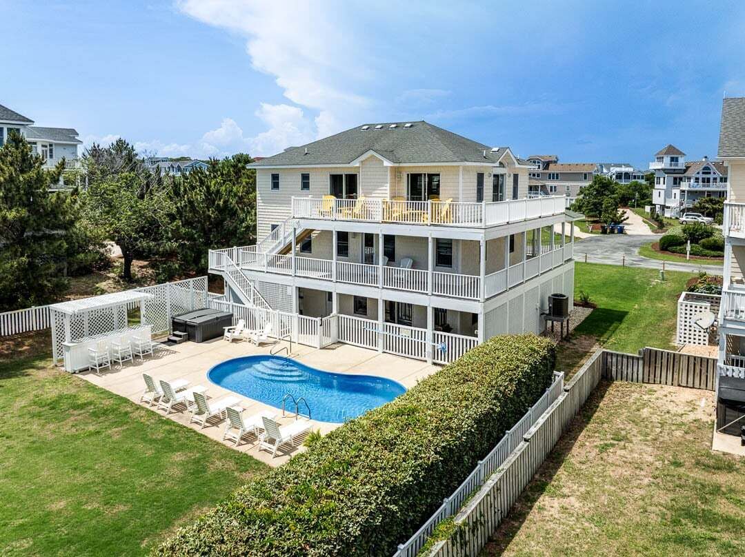 Ivey's Lair | 990 ft from the beach | Dog Friendly, Private Pool, Hot Tub | Duck