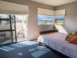 3 bedrooms, iron/ironing board, WiFi