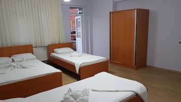 Bügeleisen/Bügelbrett, kostenloses WLAN, Bettwäsche