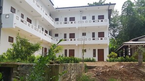 Unclassified image, 2 of 50, button - Illamperuma Villa holiday home (Weligama)