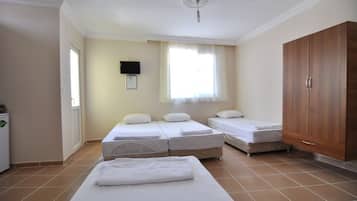 Kamar Quadruple Deluks, 1 kamar tidur | Wi-Fi gratis dan seprai linen