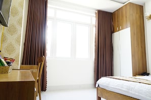 Quarto solteiro luxo, 1 cama Queen, vista para a montanha | Vista do quarto
