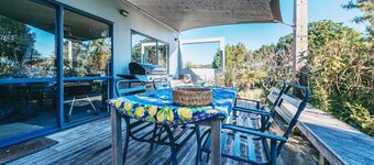 A perfectly located with views over Oneroa Bay and plenty of room family!