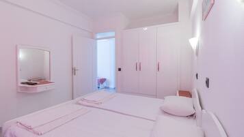 Standard-Apartment, Stadtblick | 1 Schlafzimmer, Schreibtisch, Verdunkelungsvorhänge, kostenloses WLAN