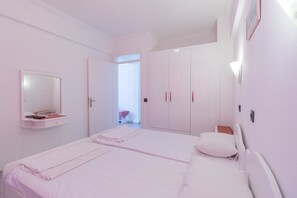 Appartement Standard, vue ville | 1 chambre, bureau, rideaux occultants, Wi-Fi gratuit
