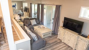 Classic House, 3 Bedrooms, Patio | Living room | Flat-screen TV