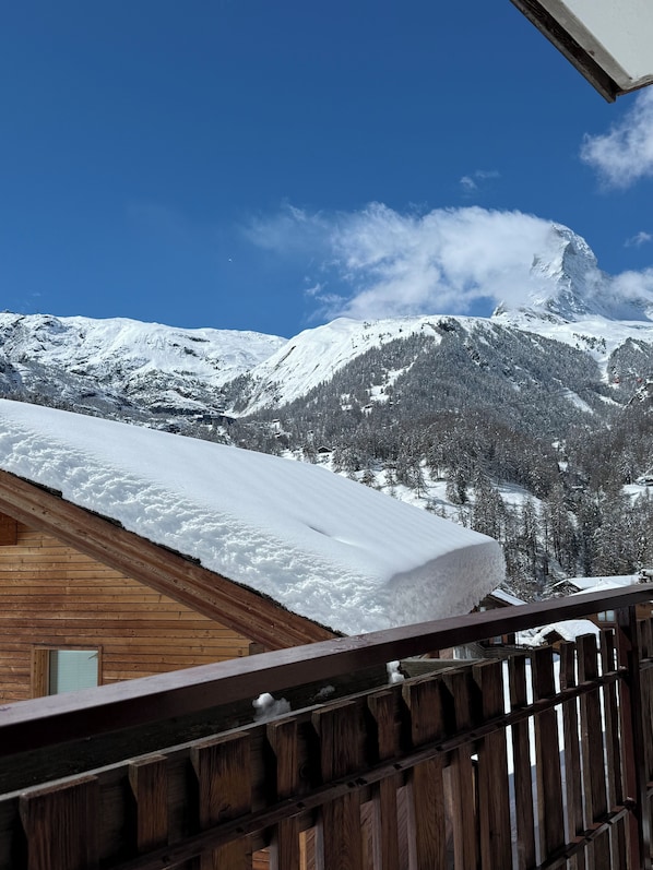 Property grounds - Matterhorn Panorama Apartment - 360 degree views of the Matterhorn & surrounds (Zermatt)