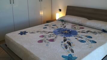 2 Schlafzimmer, Bügeleisen/Bügelbrett, Reisekinderbett, kostenloses WLAN
