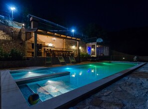 Pool - Villa Falcon Rook - Four-Bedroom Villa with Terrace and Swimming Pool (Dubravka)