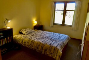 2 bedrooms, bed sheets
