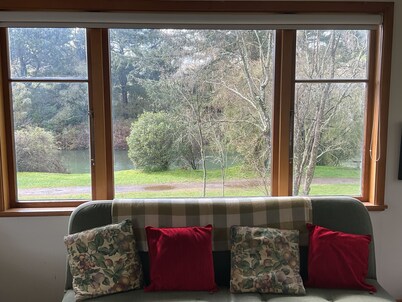 Tongariro Riverside holiday house