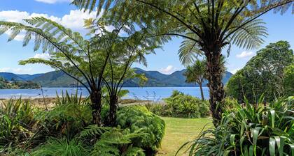 Luxury Waterfront Retreat at Mahau Sound