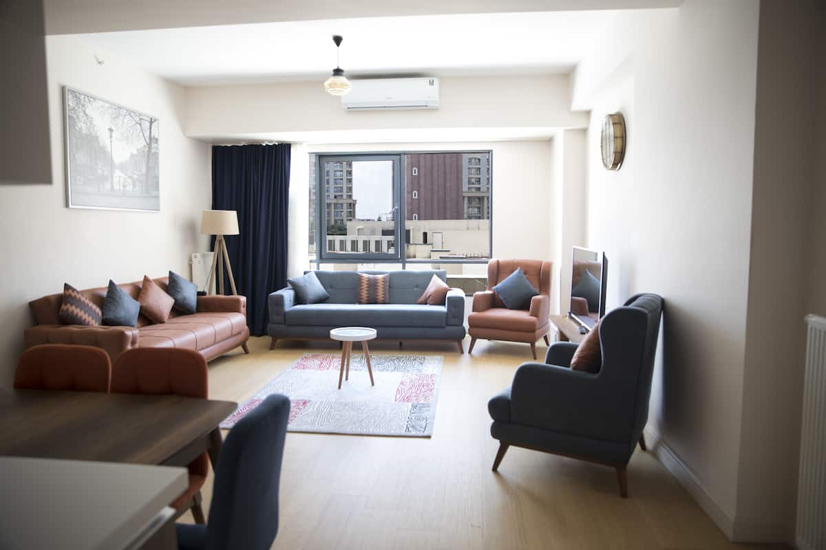 Basic Apartment | Egyptian cotton sheets, premium bedding, blackout drapes