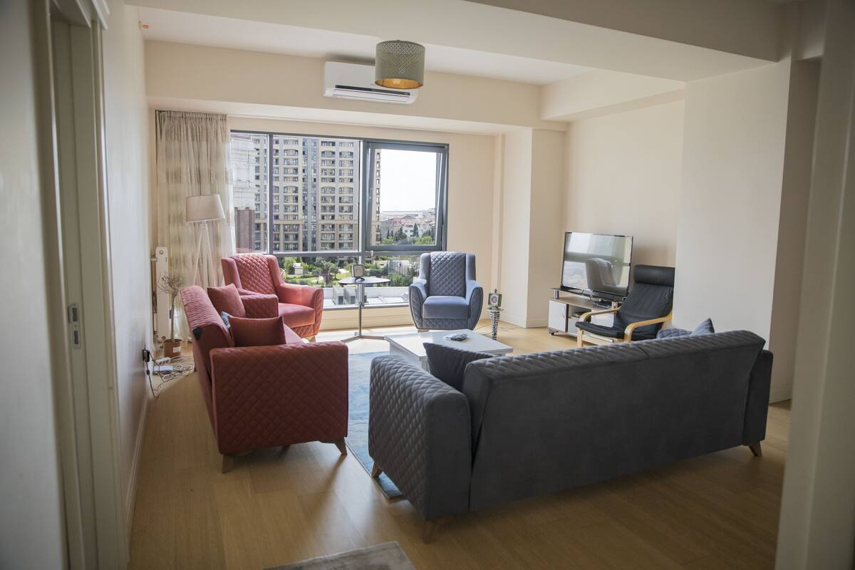 Comfort Apartment, Garden View | Living room