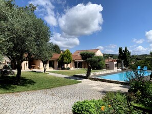 Family Cottage | Garden view - Villa Pedra Natural Houses (Soure)