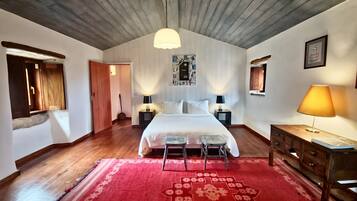 Villa (Loureiro) | 1 dormitorio, edredones de plumas, decoración individual