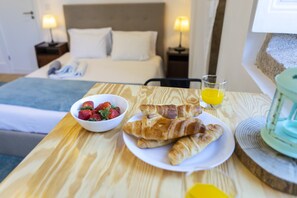 Studio, Stadtblick | Essbereich im Zimmer