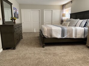 5 bedrooms, iron/ironing board, WiFi, bed sheets