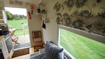 1 bedroom, down duvets, bed sheets