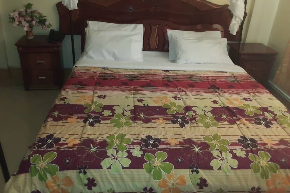 1 bedroom, desk, rollaway beds, free WiFi