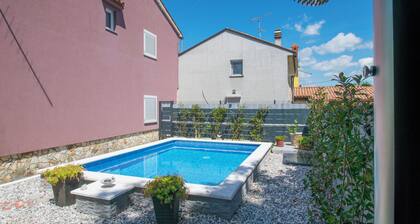 Apartment with private pool, little paradise