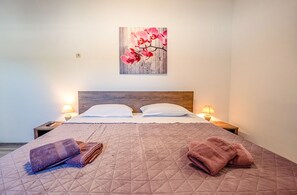 3 Schlafzimmer, Bügeleisen/Bügelbrett, Internetzugang, Bettwäsche