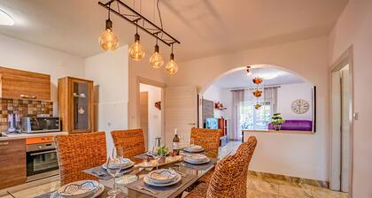 Apartment with private pool, little paradise