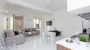 Piazza Venezia View Luxury Apartment A | 전용 주방 | 전자레인지